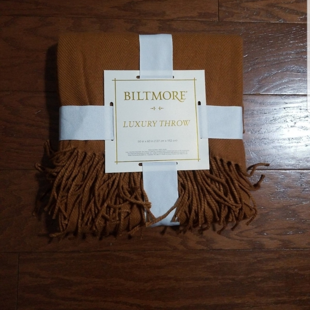 NEW! Biltmore throw blanket NWT